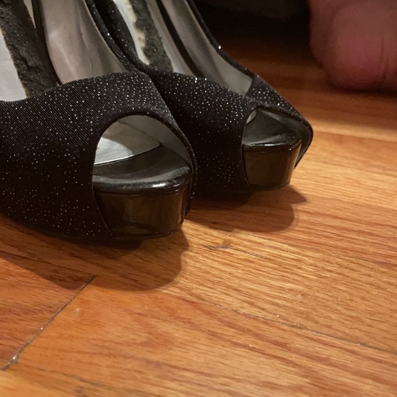 Black glittery Guess platform peep toe heel! - Picture 5 of 8